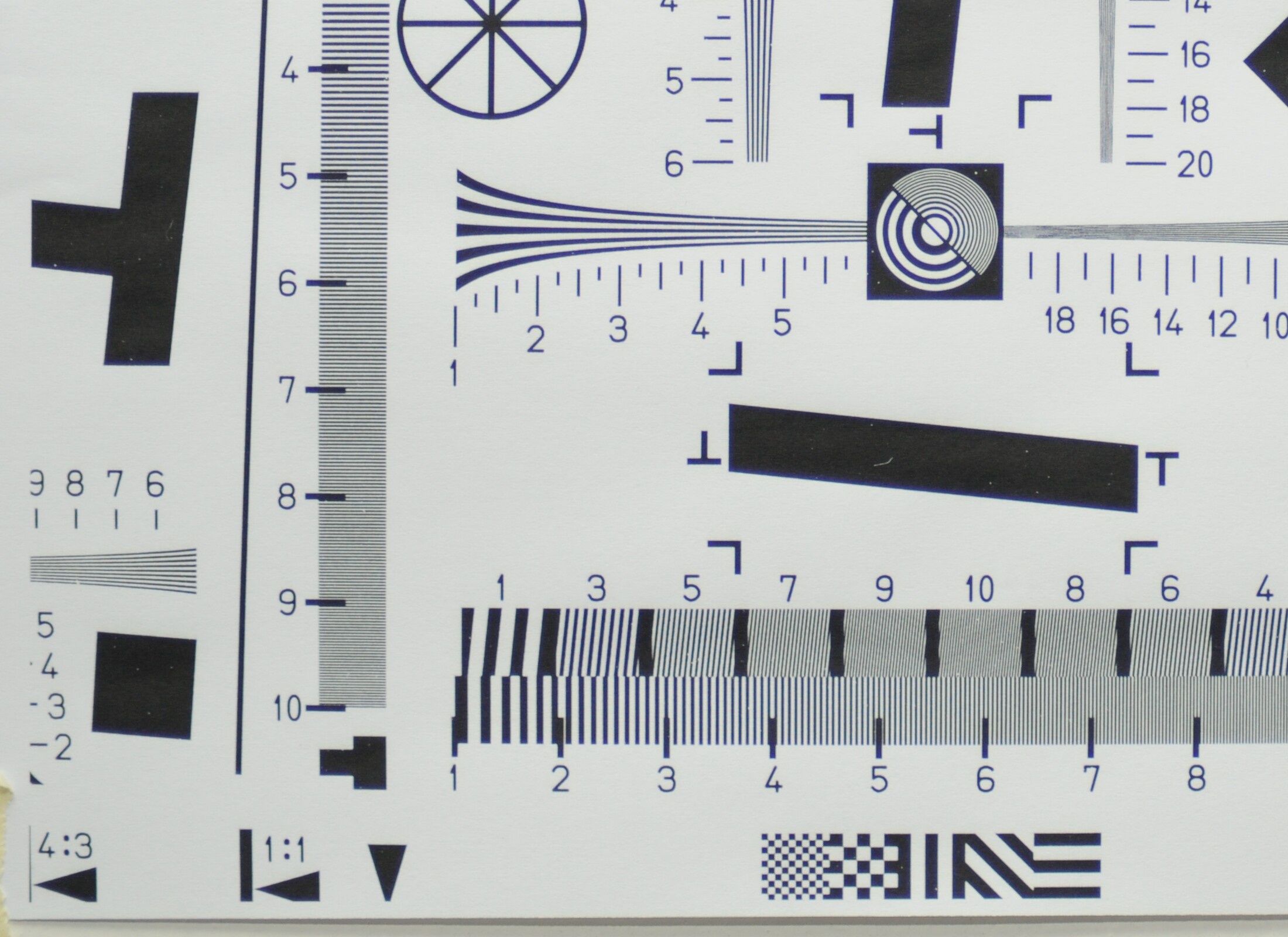 70mm_F4.jpg